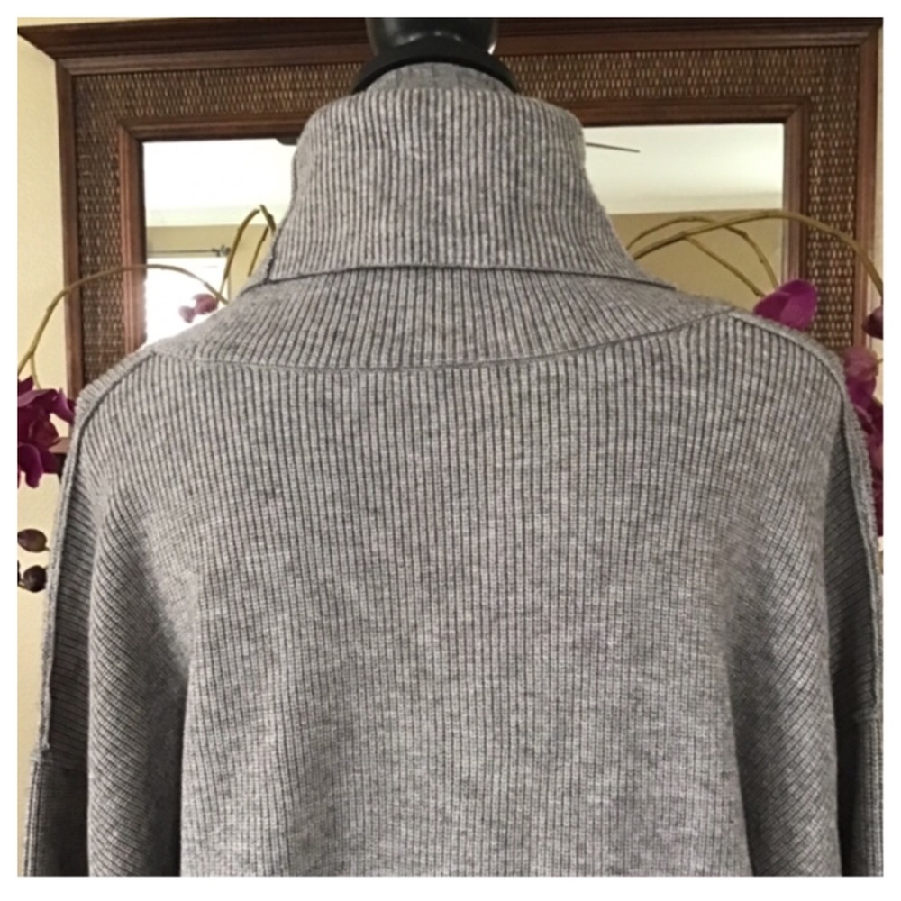Free People Softly Structured Tunic Sweater. NWT. - Picture 7 of 8